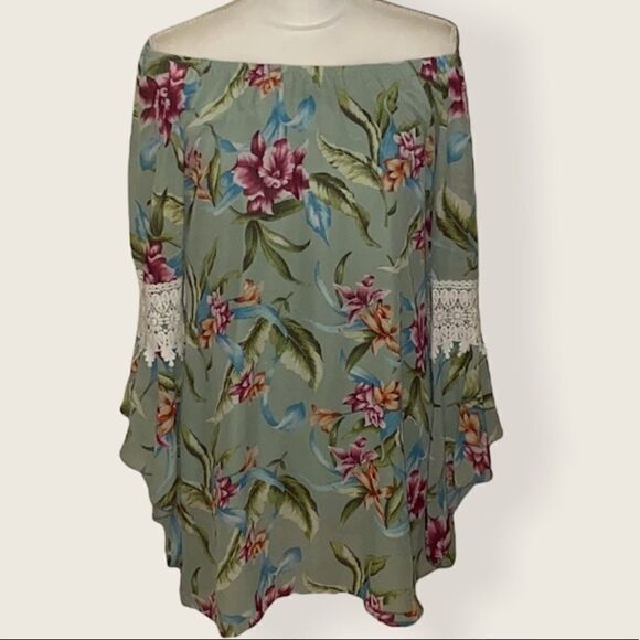 NWT! Coastal Casuals Floral Top! - Picture 1 of 12